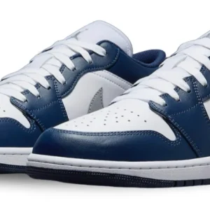 جردن وان reverse French blue